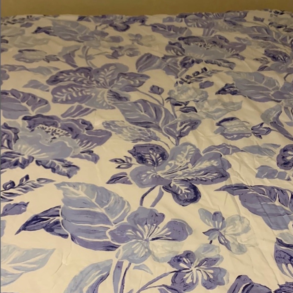 Opalhouse floral blue and white (with a splash of purple) full/queen blanket